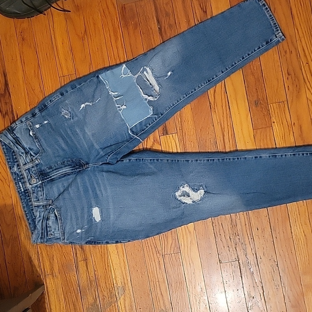 Old Navy Curvy OG High Rise jean distressed. Grunge Chic streetwear‎
